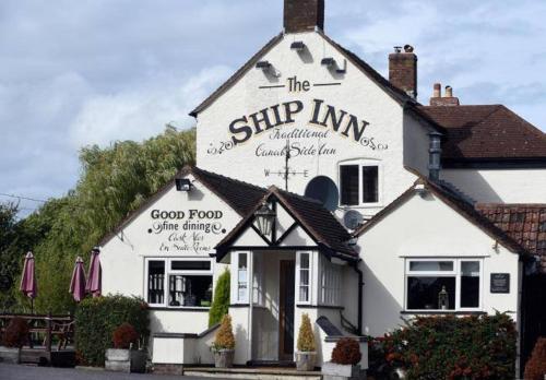 The Ship Inn reception